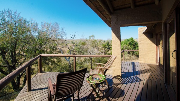 Shishangeni-Lodge-Balcony.jpg