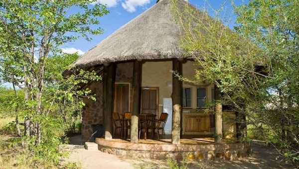 mopani-bungalow-exterior-786x446.jpg